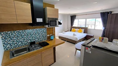 Deluxe tweepersoonskamer op het dak met kitchenette — Southern Comfort Patong